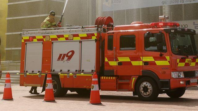 [속보] 서울 마포구 도화동 아파트 화재 신고…소방 85명·장비 25대 출동