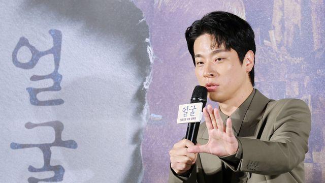 ‘얼굴’ 박정민 “1인 2역 선제안, 연상호 넙죽 받아”