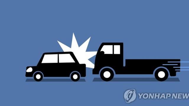 삼척 국도서 트럭·승용차 추돌…5명 중경상