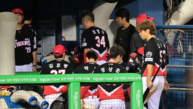 디펜딩챔피언 맞아? '12점 차 대패→7위 추락' KIA, 가을야구도 장담할 수 없다 [광주 현장]