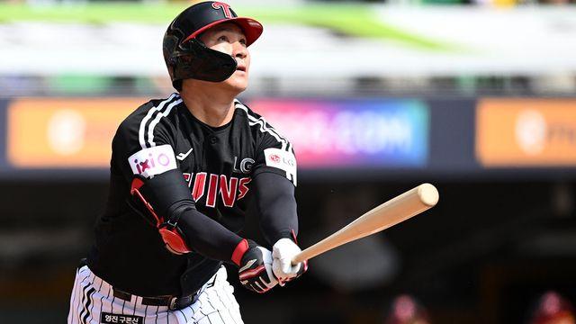 오지환 돌아왔다! 방망이 뜨겁네…이의리 상대 개인 통산 6번째 연타석 홈런 '쾅쾅' [광주 라이브]