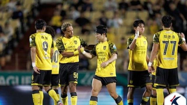 K리그2 전남, 안산 2-0 제압…부천은 천안과 0-0 무승부