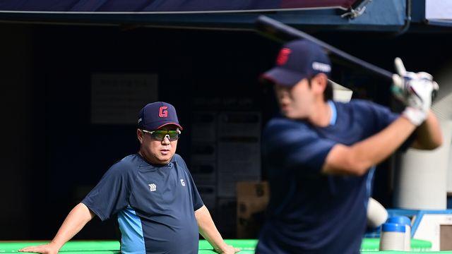롯데 '윤나고황손' 단체 슬럼프, 김태형 감독도 당황스럽다…