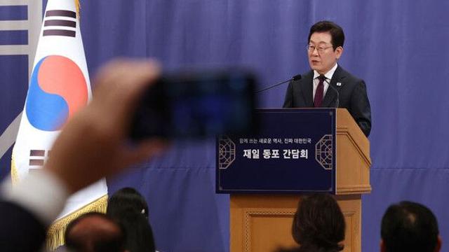 재일동포 만난 李 