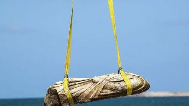 이집트 해안서 2000년 된 고대 유물 대거 인양…조각상·동전·항구까지