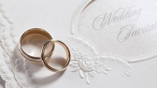 '저가 커피숍'에서 청첩장 준다는 옛친구…