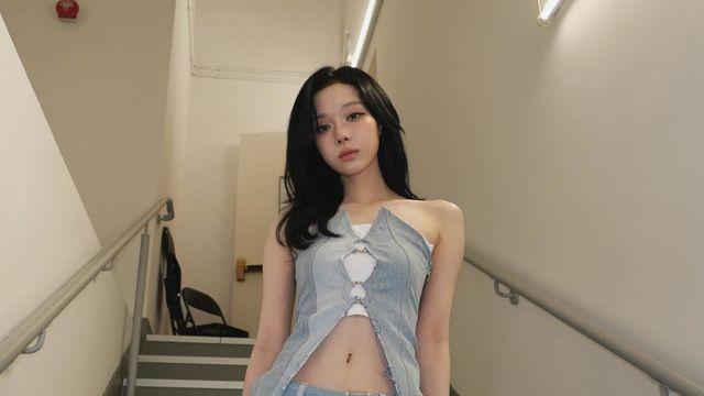 윈터, 청청패션으로 선보인 ‘데님 요정’의 시선강탈 비주얼