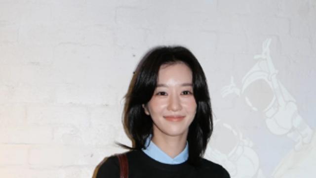 “저 바지 어디 거야?” 서예지의 한 수 앞선 하이브리드 룩[입스타그램]
