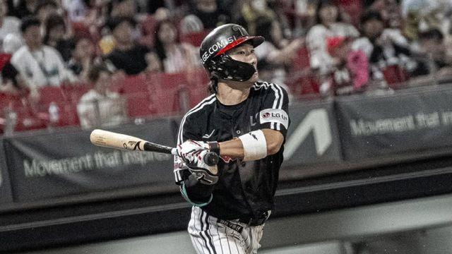 7안타 LG, 13안타 KIA에 역전승...광주 원정 3연전 싹쓸아