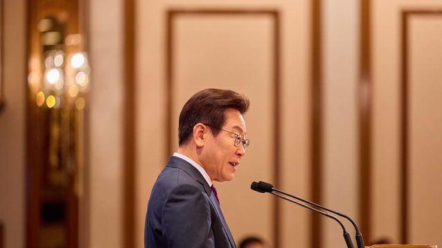'이재명 대통령이 잘하는 것 같아?' 2512명에게 물었더니...