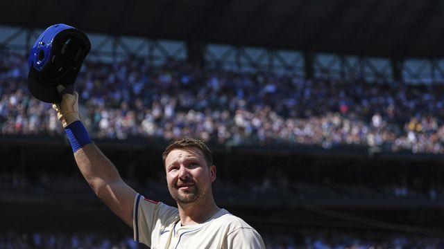 시애틀 롤리, 시즌 48·49호포…MLB 포수 최다 홈런 신기록 달성