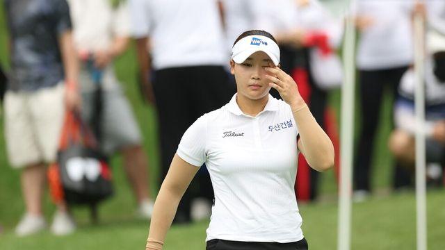 '18번홀 이글' 김민솔, KLPGA BC카드·한경 레이디스컵 우승