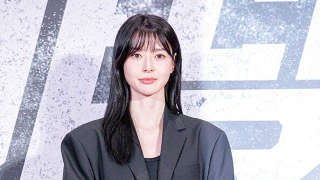 외모에 비해 못 뜬 여배우
