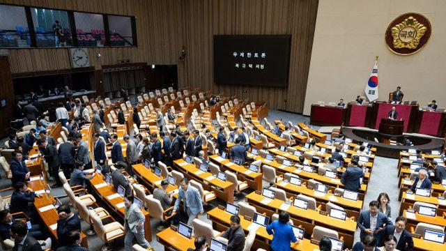 與 '더 센 상법'도 강행 예고…재계, 경영권 위협 우려
