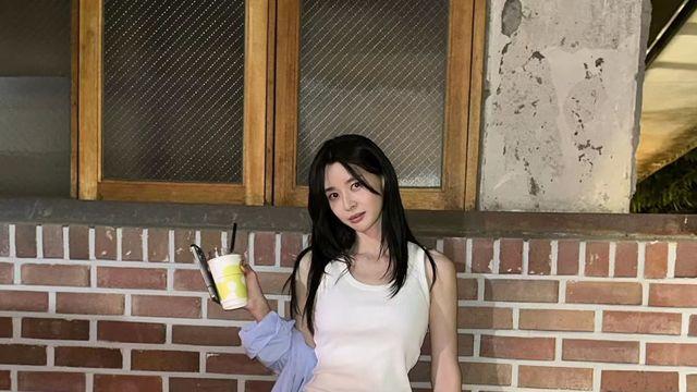 청순 시티룩 여신 권나라, 캠퍼스 퀸 다운 ‘로퍼+반바지 셋업’ 패션