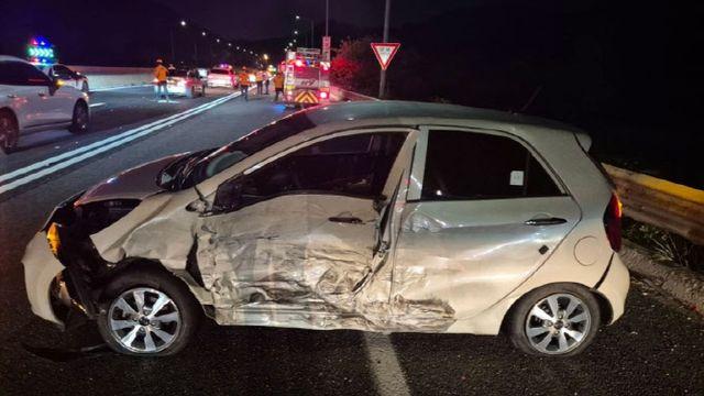 '기어 중립' 승용차, 운전자 없이 고속도로 진입 '5대 추돌'