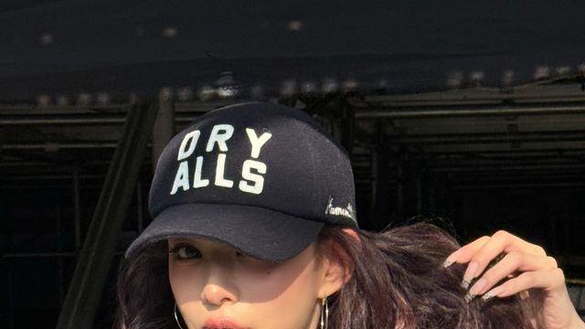 이채영, 볼드 웨이브 헤어로 걸크러시 매력 폭발