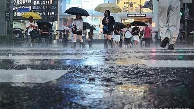 충북 대체로 흐리고 오후까지 비…낮 기온 29∼32도