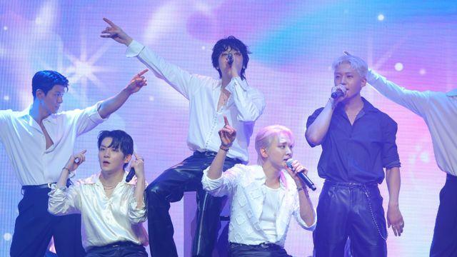 틴탑, 15주년 콘서트 성료…에너지 흘러 넘쳐