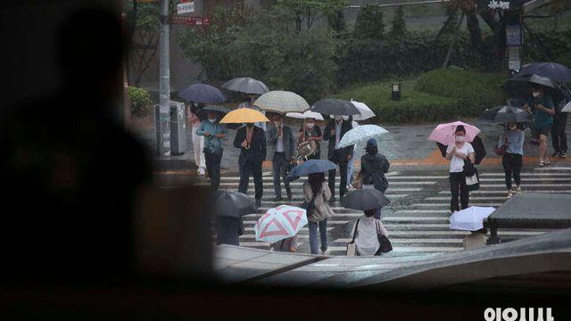 <오늘의 날씨> 수도권 최대 100mm 이상 ‘장대비’