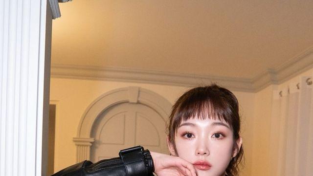 이유미, 블랙 레더 재킷으로 시크 카리스마 발산
