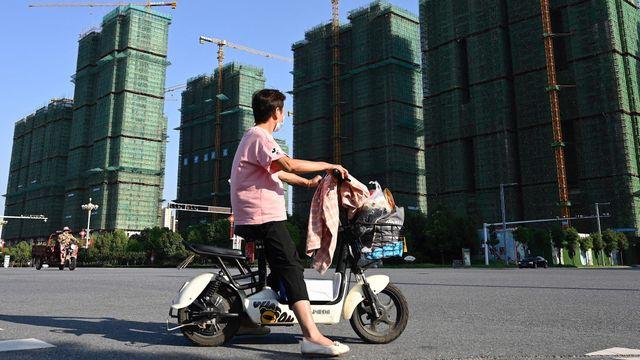 중국 부동산 대기업 '헝다', 극적인 몰락 끝 결국 상장 폐지