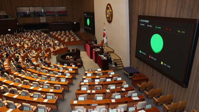 [기자수첩]'反기업법'에 해외로 등 떠밀리는 기업들