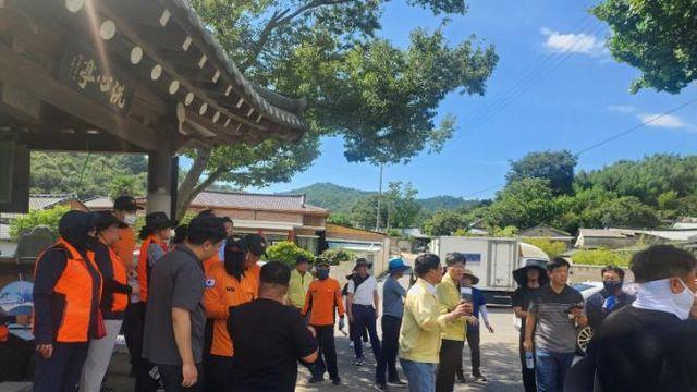 무안군, 주말 폭염 속 150명 공무원 투입해 실종 치매 환자 17시간 만에 구조