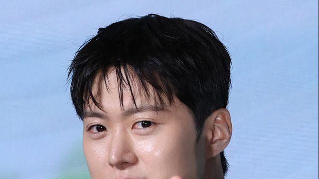 ‘고백의 역사’ 공명, 30대 교복 연기 “교생 같다는 반응 알아…관리 많이 했다”