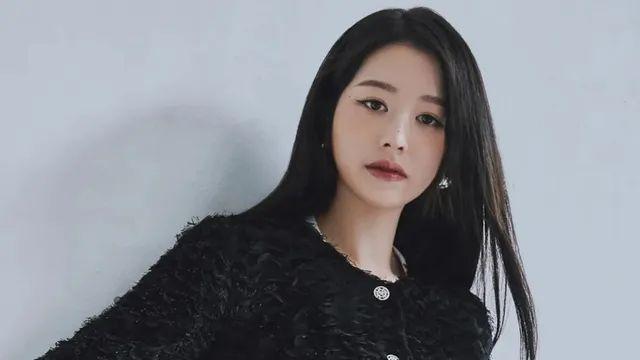 '장원영 언니' 장다아, 블랙 텍스처드 자켓으로 25FALL 무드 압도