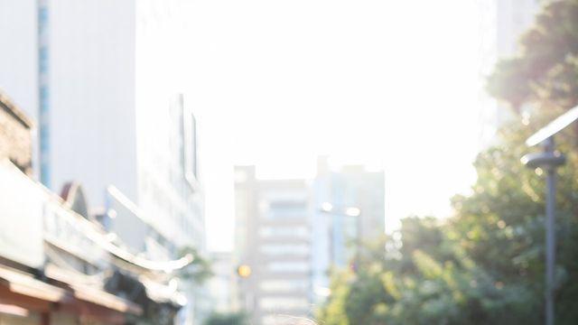 효정, 햇살 가득한 골목에서 ‘러블리 청량룩’ 완성