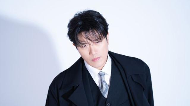 박희순, 극과 극 매력…'컨피던스맨 KR' 포스터 비하인드 컷 공개
