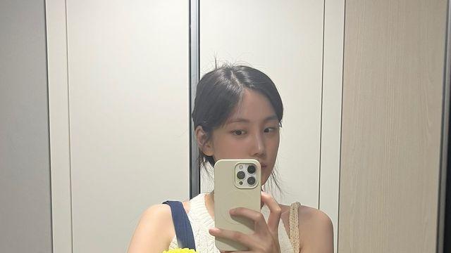 ‘장보기 패션 천재’ 배우 한재이, 거울 셀피로 꾸안꾸 정석 증명