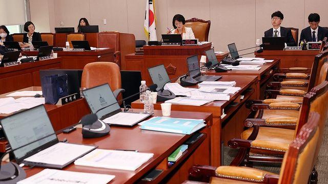 '더 센' 특검법 법사위 상정…與 