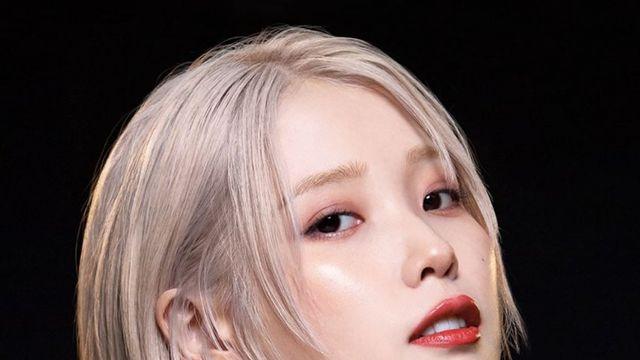 금발 염색 후 리즈 찍은 아이유.jpg