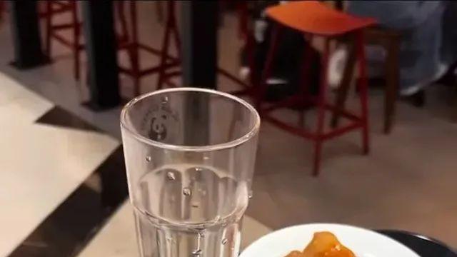 한국진출했는데 망하기 직전이라는 판다 익스프레스,,