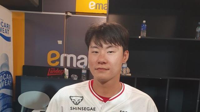 1m90㎝ 거구도 놀란 과감한 '강공 사인'…