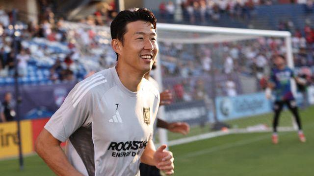 ‘데뷔골’ 손흥민, “자랑스러워... 홈 데뷔전서 만나자”