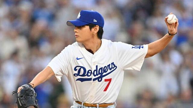 '좌완 투수' 방탄소년단 뷔, 이토록 우아하고 감상적인 시구…'볼 드롭'(종합)