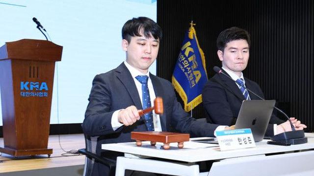 복귀 앞두고 병원장 만난 전공의들 