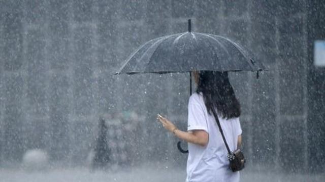 수도권·강원에 시간당 50㎜ 폭우···곳곳 침수 피해 속출, 강릉엔 가뭄 계속(종합)