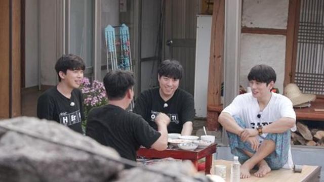 임영웅, 만능 '섬마을 임반장' 됐다…편의점·식당 無 '진땀 뻘뻘' (섬총각 영웅)