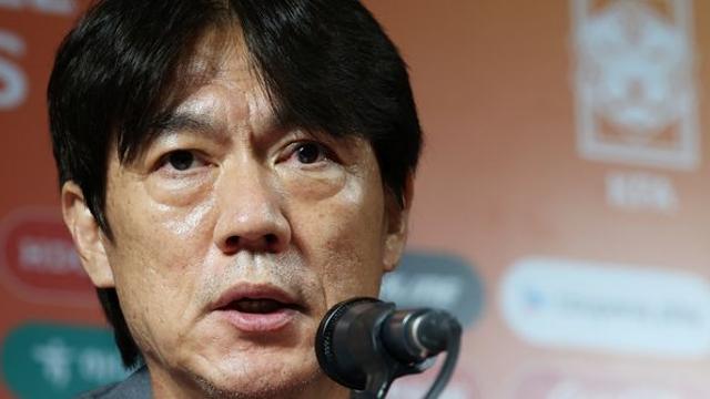 이럴 수가…7년 '캡틴 손' 체제 끝나나, 눈길 끈 홍명보 깜짝 발언