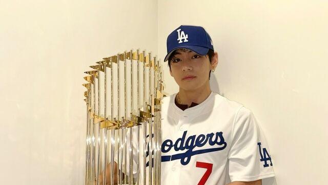 “글로벌 센세이션” BTS 뷔, 美 다저스타디움 시구도 완벽