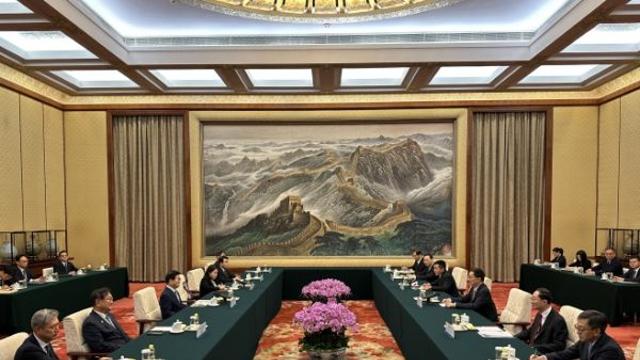 외교부, 대통령 특사단 한정 국가부주석 및 자오러지 전인대 상무위원장 면담