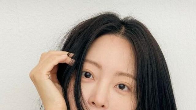 한예슬 20년만에 깜짝 변신…여전한 미모 과시