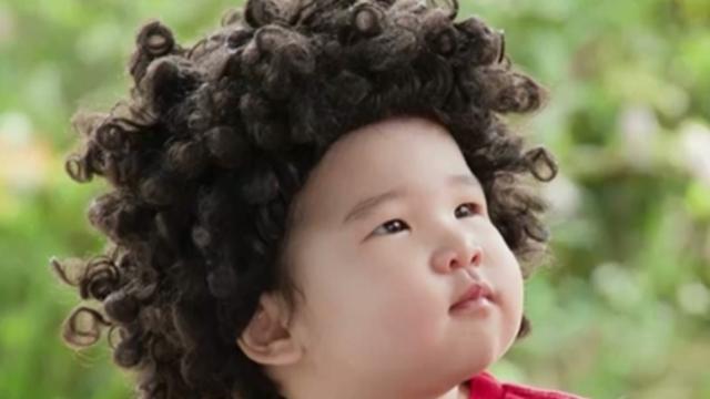 랄랄, '붕어빵 비주얼' 딸에 
