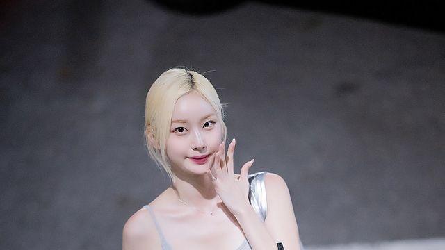 서현숙, 시크한 그레이 톤으로 완성한 미니멀 데일리룩