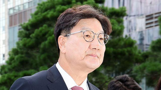 권성동 특검 조사 13시간반 만에 종료…