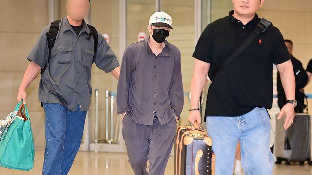 지드래곤, 퍼스트클래스 잠옷 입고 귀국…반전의 공항패션 [엑's 이슈]